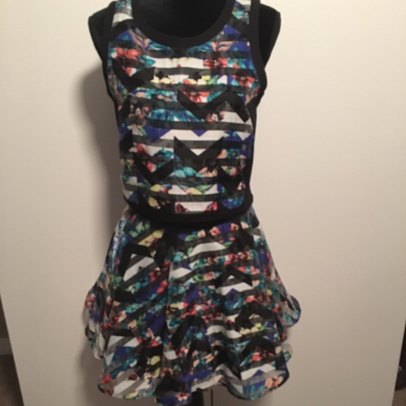 Material Girl Juniors 2 PC Set NWT Medium - Picture 2 of 11